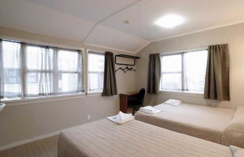 Kiwi International Hotel